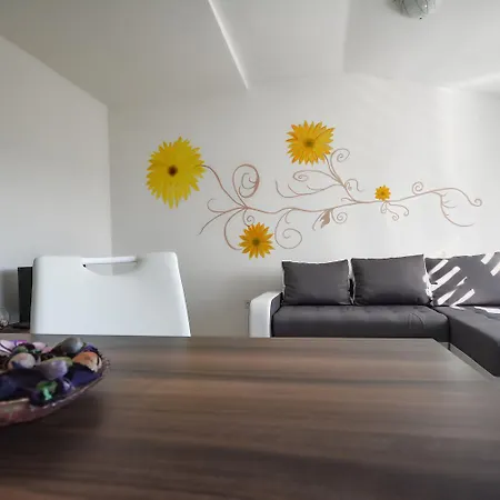 Traumhaftes Mit Salzwasserpool, Willkommendrink, Grillbereich - Bei Rovinj Apartamento