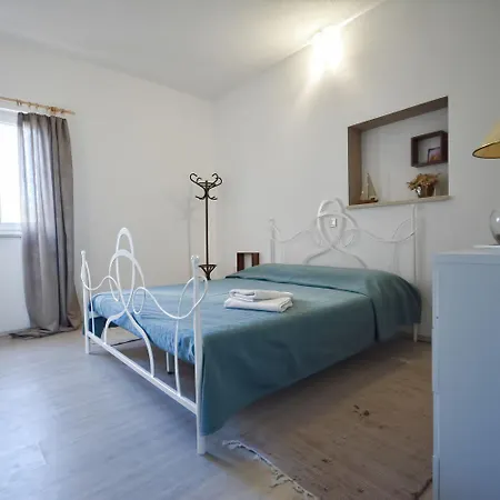 Traumhaftes Mit Salzwasserpool, Willkommendrink, Grillbereich - Bei Rovinj