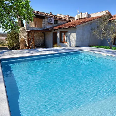 Apartman Traumhaftes Mit Salzwasserpool, Willkommendrink, Grillbereich - Bei Rovinj