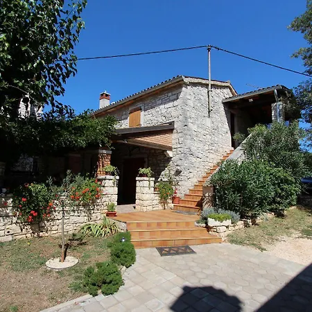 Traumhaftes Mit Salzwasserpool, Willkommendrink, Grillbereich - Bei Rovinj Apartment Pajkovici